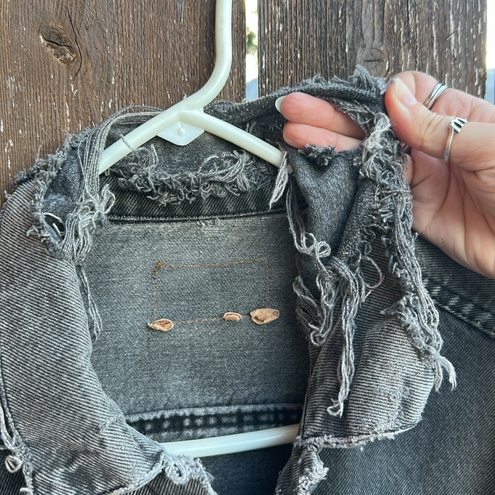 Levi's Vintage Thrashed Gray Denim Jacket - Picture 4 of 12